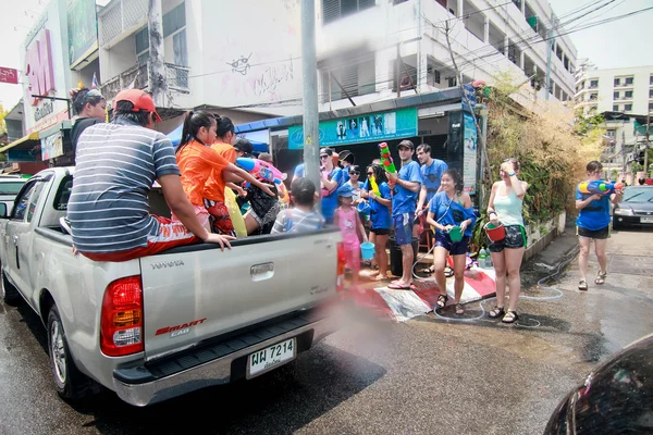 CHIANG MAI TAILANDIA-ABRIL 13: Chiang mai Songkran festival. Forei. —  Fotos de Stock