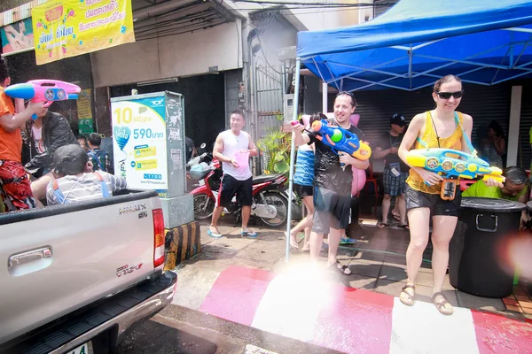 CHIANG MAI THAILAND-ABRIL 13: Chiang mai Festival de Songkran. Forei. — Fotografia de Stock