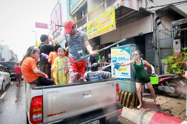 CHIANG MAI TAILANDIA-ABRIL 13: Chiang mai Songkran festival. Forei. —  Fotos de Stock