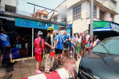 Chiang Mai Tayland-Nisan 13:Chiang mai Songkran Festivali. Forei