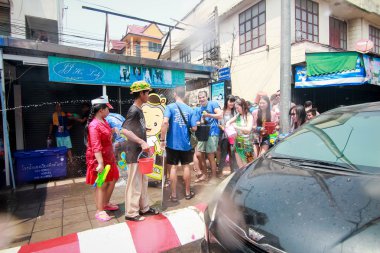 Chiang Mai Tayland-Nisan 13:Chiang mai Songkran Festivali. Forei