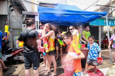 Chiang Mai Tayland-Nisan 13:Chiang mai Songkran Festivali. Forei