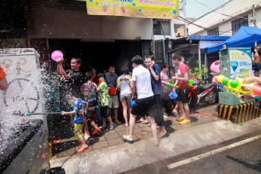 Chiang Mai Tayland-Nisan 13:Chiang mai Songkran Festivali. Forei