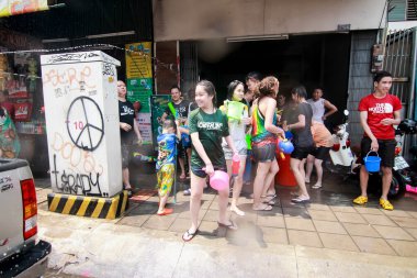 Chiang Mai Tayland-Nisan 13:Chiang mai Songkran Festivali. Forei