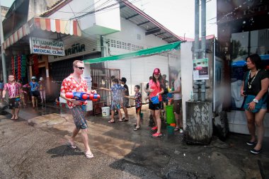 Chiang Mai Tayland-Nisan 13:Chiang mai Songkran Festivali. Forei