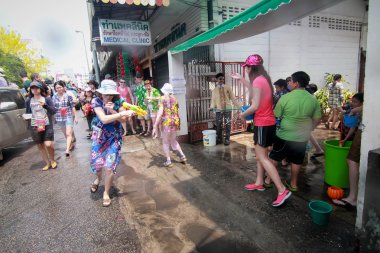 Chiang Mai Tayland-Nisan 13:Chiang mai Songkran Festivali. Forei