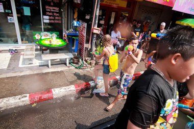 Chiang Mai Tayland-Nisan 13:Chiang mai Songkran Festivali. Forei