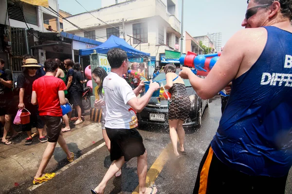 Chiang Mai Thailand-April 13:Chiang mai Songkran festival. Forei — Stockfoto