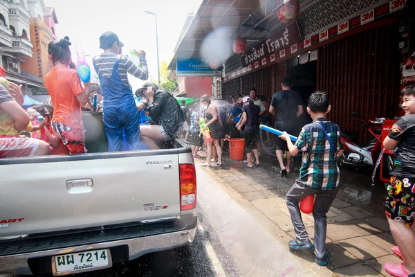 CHIANG MAI TAILANDIA-ABRIL 13: Chiang mai Songkran festival. Forei. —  Fotos de Stock