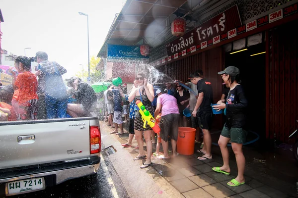 Chiang Mai Thailand-April 13:Chiang mai Songkran festival. Forei — Stockfoto