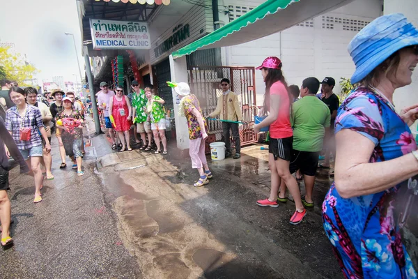 Chiang Mai Tayland-Nisan 13:Chiang mai Songkran Festivali. Forei