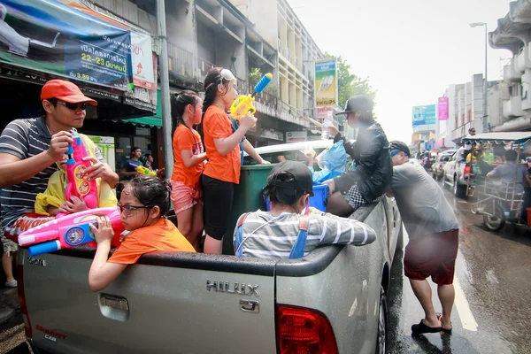 CHIANG MAI TAILANDIA-ABRIL 13: Chiang mai Songkran festival. Forei. —  Fotos de Stock