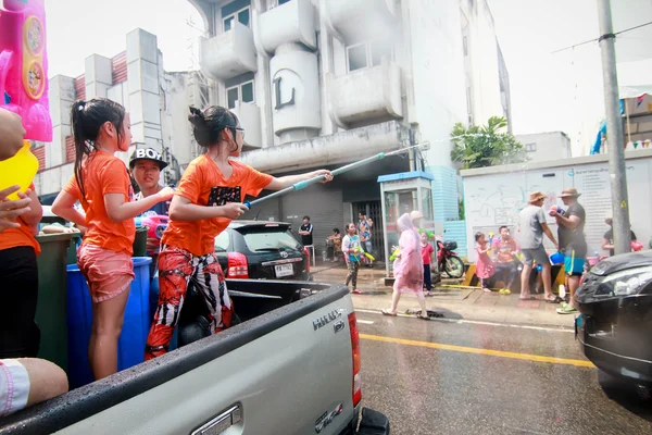 CHIANG MAI THAILAND-ABRIL 13: Chiang mai Festival de Songkran. Forei. — Fotografia de Stock