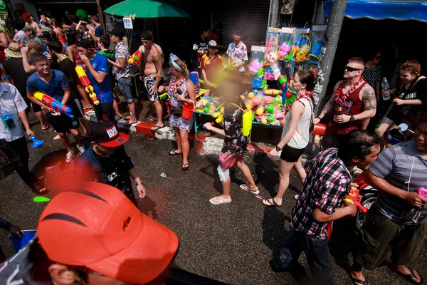 CHIANG MAI THAILAND-ABRIL 13: Chiang mai Festival de Songkran. Forei. — Fotografia de Stock