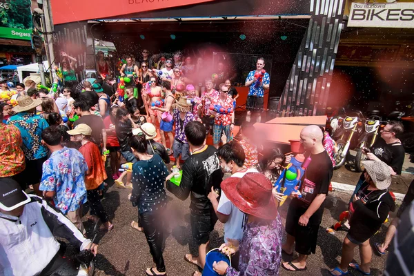 CHIANG MAI THAILAND-ABRIL 13: Chiang mai Festival de Songkran. Forei. — Fotografia de Stock