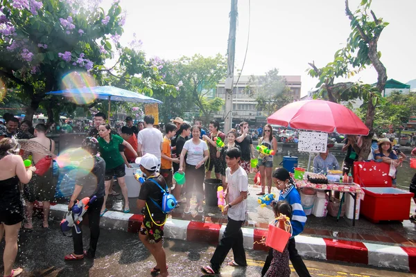 Чіанг маи Таїланд-Квітень 13:Chiang mai Сонгкран фестиваль. Зовнішній — стокове фото