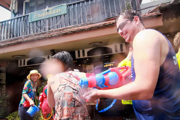 CHIANG MAI THAILAND-ABRIL 13: Chiang mai Festival de Songkran. Forei. Fotos De Bancos De Imagens