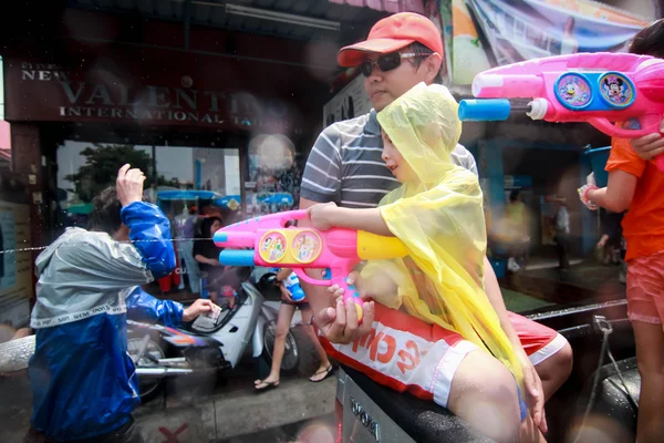 Chiang Mai Tayland-Nisan 13:Chiang mai Songkran Festivali. Forei Stok Resim