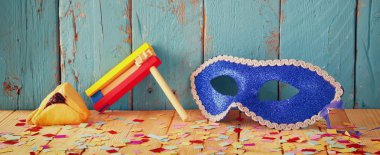 Web sitesi banner arka plan Purim kutlama kavramı (Yahudi karnaval tatil). seçici odak. Filtre vintage