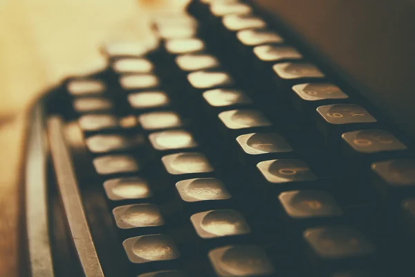 Крупным планом изображение клавиш пишущей машинки — стоковое фото