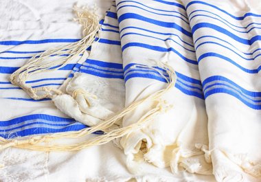 Dua şal - Tallit, Yahudi dini sembolü.