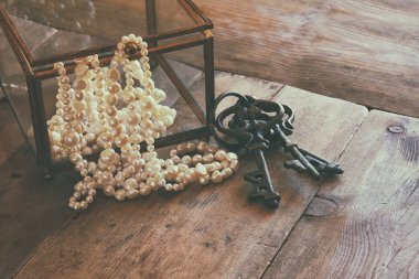 görüntü Beyaz İnci kolye