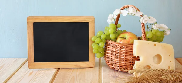 Wide format image of dairy products and fruits — Stock Photo, Image