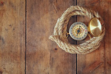 Pusula ve ip Üstten Görünüm