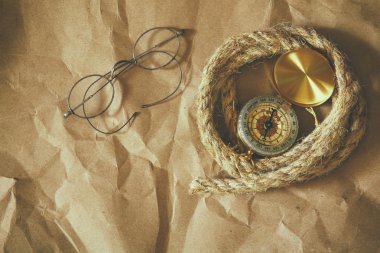 Pusula, ip, eski gözlük Üstten Görünüm