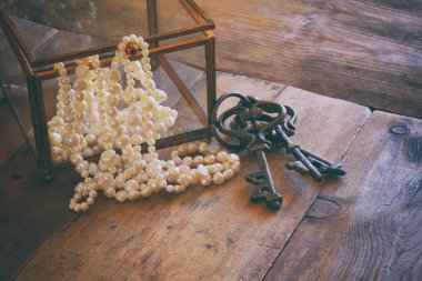 görüntü Beyaz İnci kolye