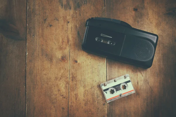 Ermittlungskonzept. Tonbandgerät und Kassette — Stockfoto