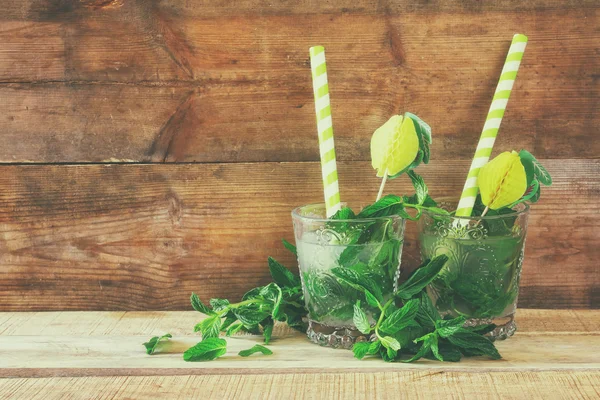 Frischer Mojito an der Bar — Stockfoto