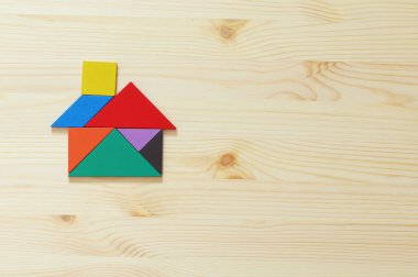 Tangram bulmacanın yapılmış ev