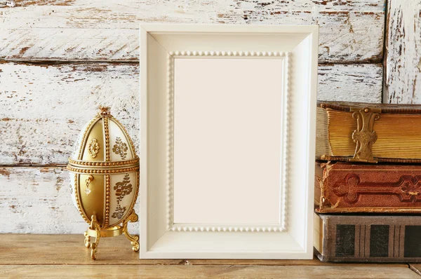 Image of blank wooden frame — Stock Photo, Image