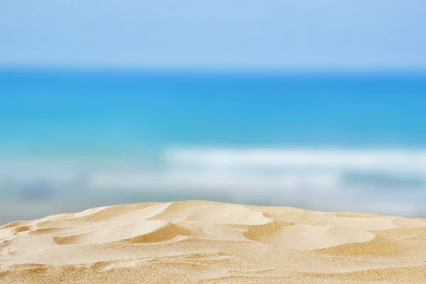 Playa de arena vacía frente al fondo marino de verano — Foto de Stock