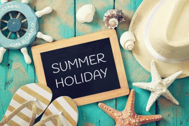 teklif ve plaj aksesuarları ile yazı tahtası