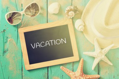 teklif ve plaj aksesuarları ile yazı tahtası