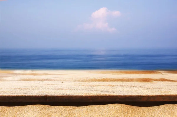 Cubierta de madera frente al paisaje marino — Foto de Stock