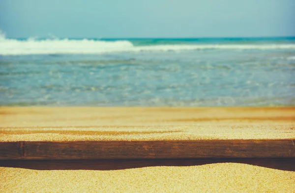 Deck de madeira na frente da paisagem do mar — Fotografia de Stock