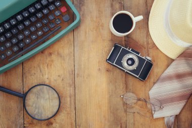 Dedektif kavramı. Özel Dedektif araçlar ahşap tablo