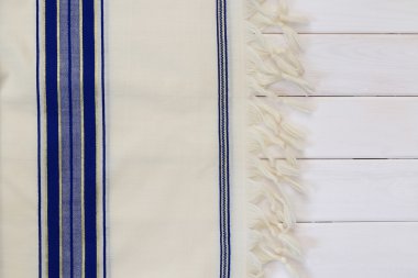 Dua şal - Tallit, Yahudi dini sembolü beyaz