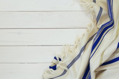 Dua şal - Tallit, Yahudi dini sembolü beyaz.