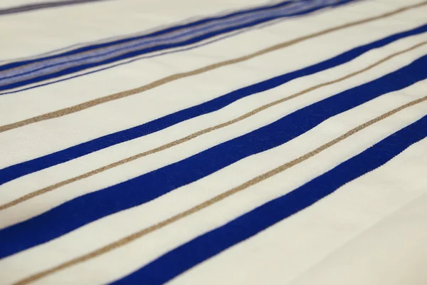 Bílé modlitební šál - talitem, židovský náboženský symbol — Stock fotografie