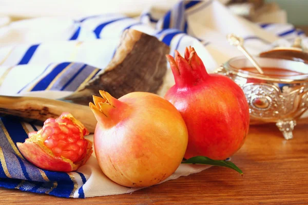 Rosh hashanah (Ano Novo judaico) conceito. Símbolos tradicionais — Fotografia de Stock