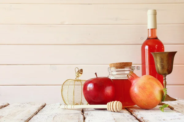 Rosh hashanah (jewish New Year) concept. Traditional symbols — Stock Photo, Image