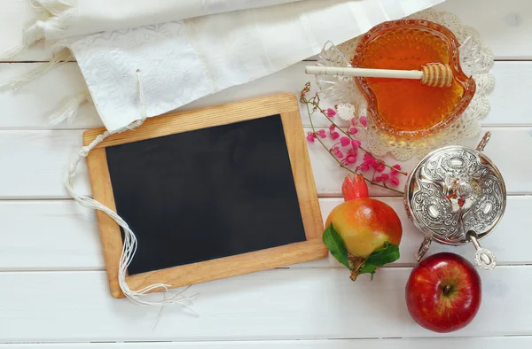 Rosh hashanah (Yahudi yeni yılı) kavramı. Geleneksel semboller — Stok fotoğraf