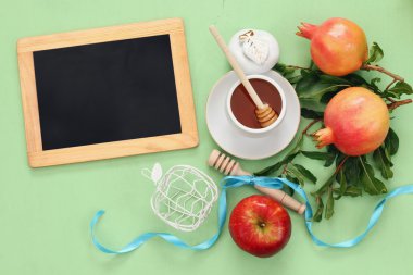 Rosh hashanah (Yahudi yeni yılı) kavramı. Geleneksel semboller
