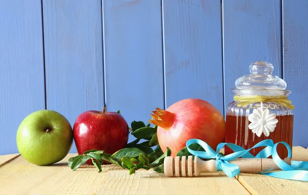 Rosh hashanah (Yahudi yeni yılı) kavramı. Geleneksel semboller — Stok fotoğraf