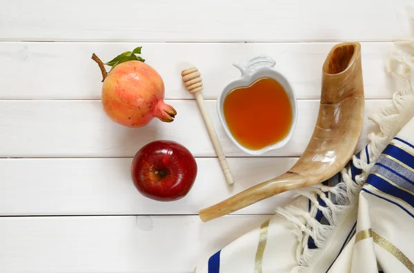 Rosh hashanah (jewish New Year) concept. Traditional symbols — Stock Photo, Image