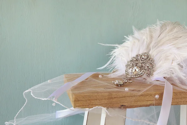 gatsby style diamond head decoration with feathers